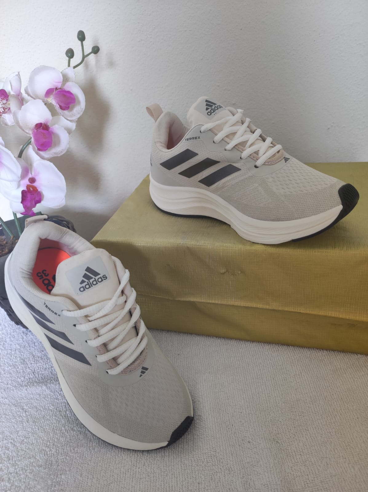 Tênis Adidas Esportivo Cinza